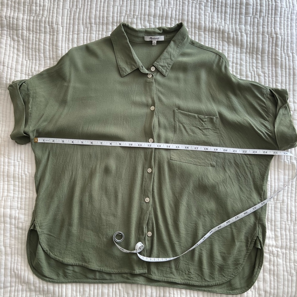 Madewell Dailey Drapey Button Down Short sleeve